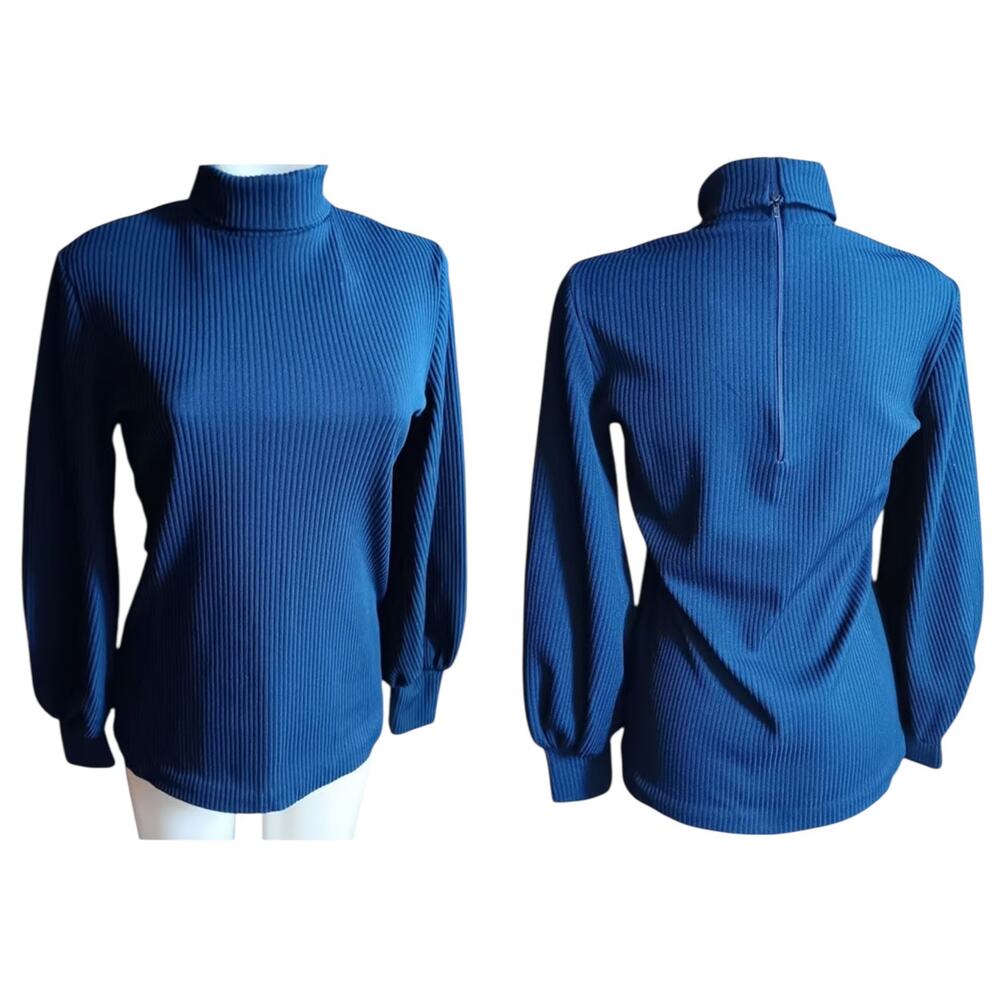 Vintage 70s Pykettes ribbed true turtleneck with long cuffed bishop sleeves